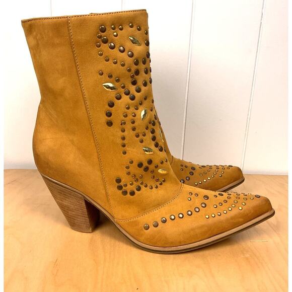 Sundance Leather Heavily Studded Side Zip Leather Made in Italy Boots Size 41 - Picture 3 of 8